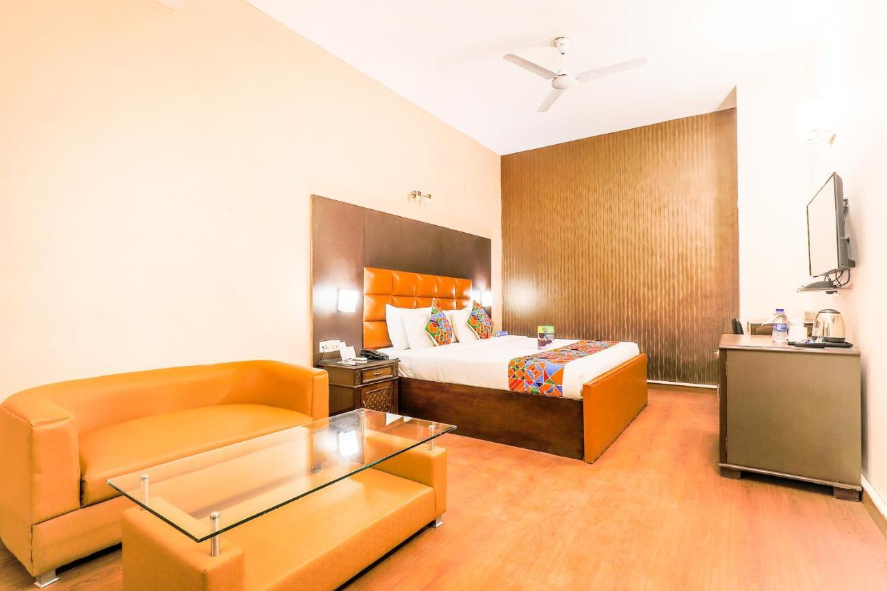 Fabhotel Conclave Boutique New Delhi Eksteriør billede